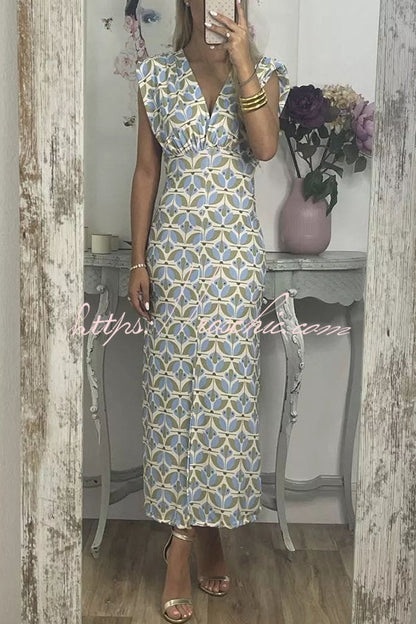 Effortlessly Elegant Dress with a Timeless Design