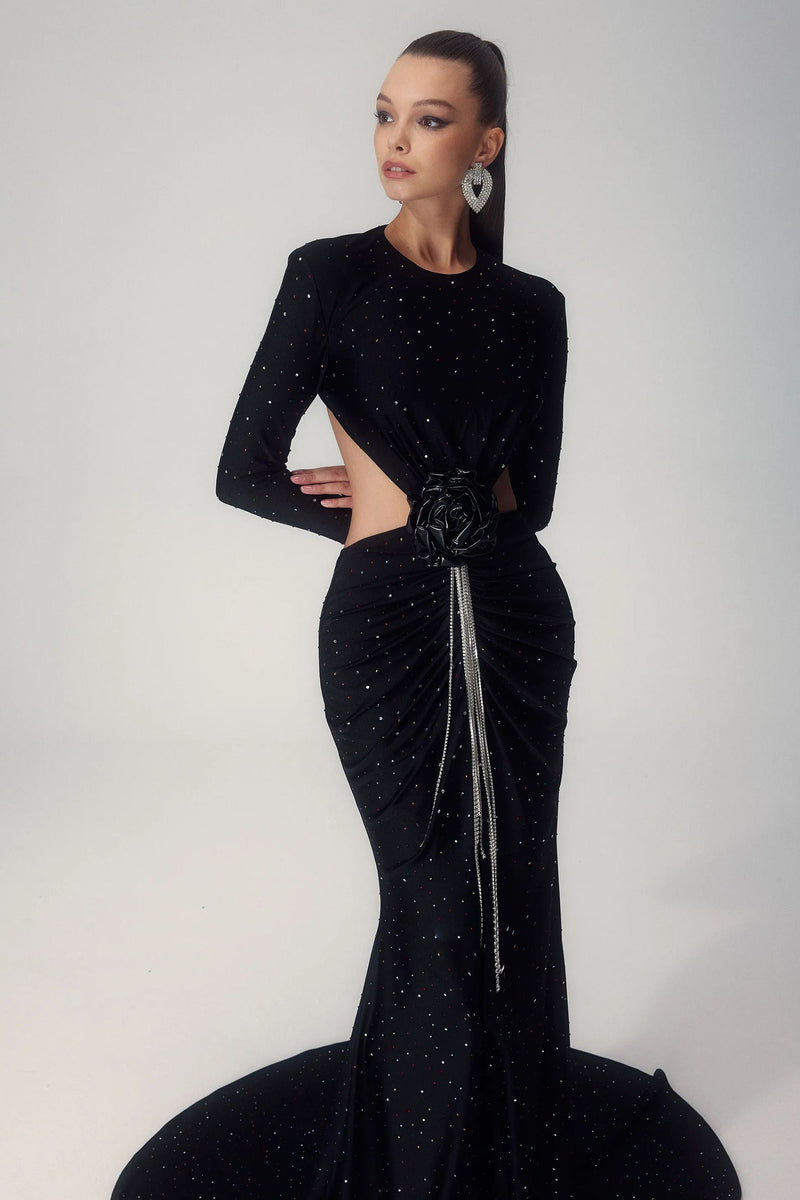 Gracefully Styled Dress for Any Occasion