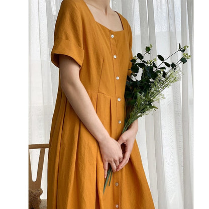 Well Tailored Dress with a Graceful Silhouette