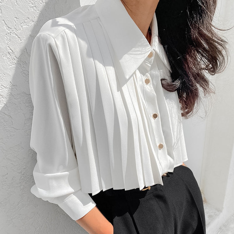 Classic Vintage Shirt with a Flattering Fit