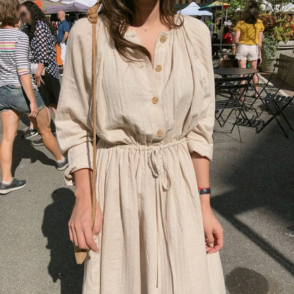 Classic Vintage Dress with a Flattering Fit