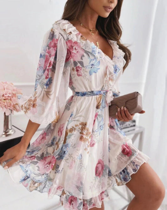 Classic Vintage Dress with a Flattering Fit