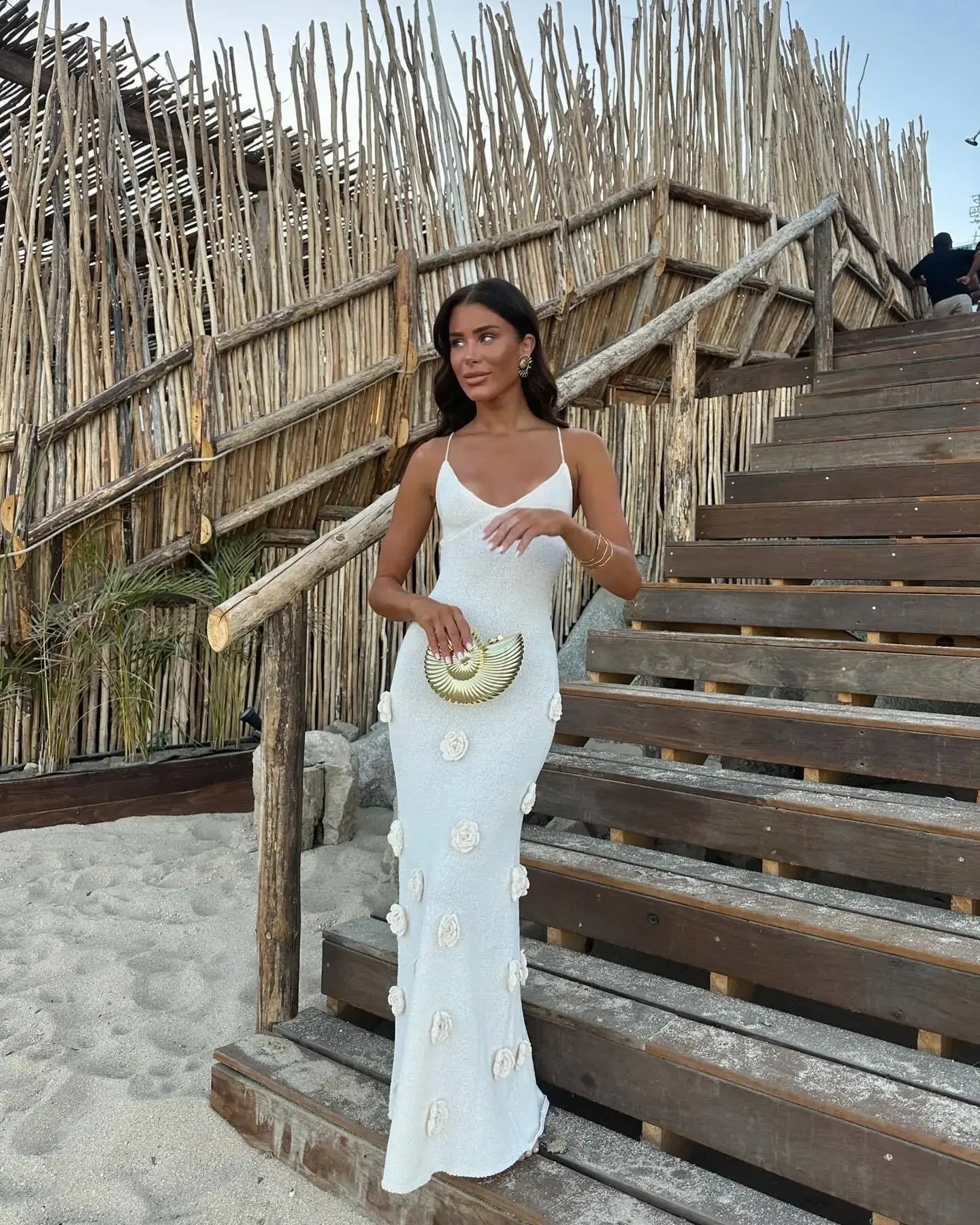 Beautifully Finished Dress in a Timeless Design