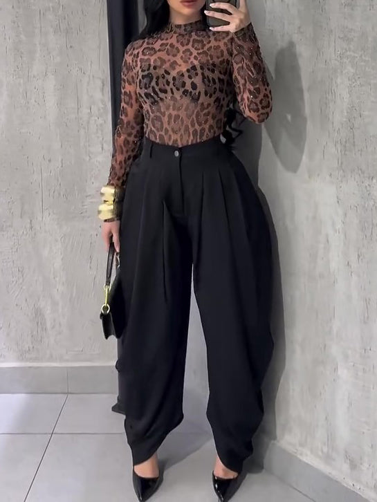 Classic Vintage Pants with a Flattering Fit