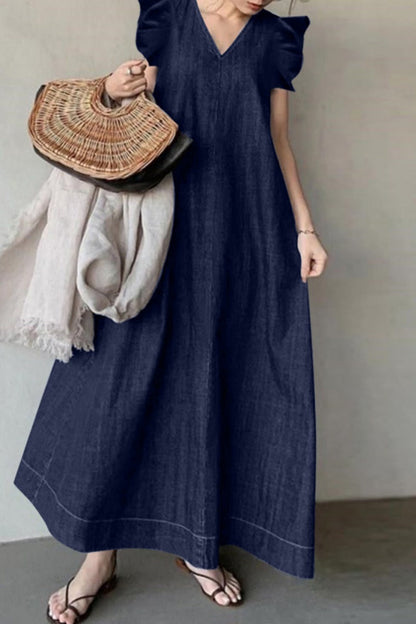 Effortlessly Elegant Dress with a Timeless Design