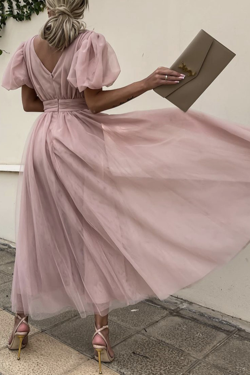 Beautifully Crafted Dress in a Classic Style