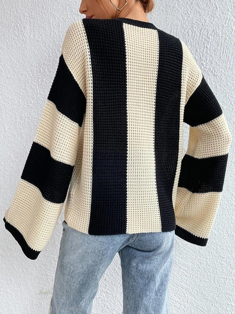 Classic Vintage Sweater with a Flattering Fit