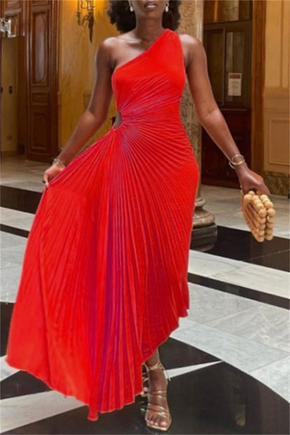 Well Tailored Dress with a Graceful Silhouette
