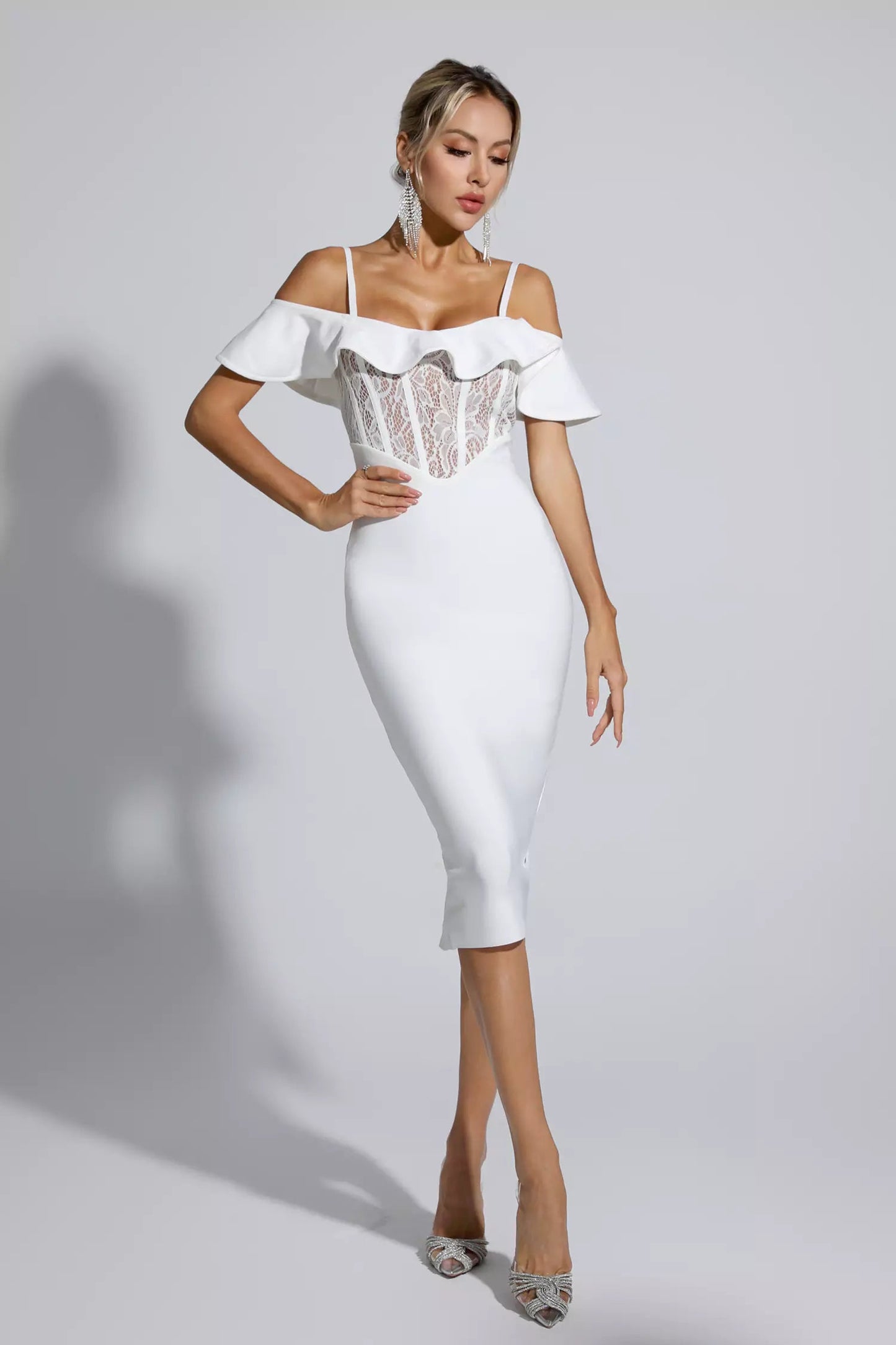 Effortlessly Elegant Dress with a Timeless Design