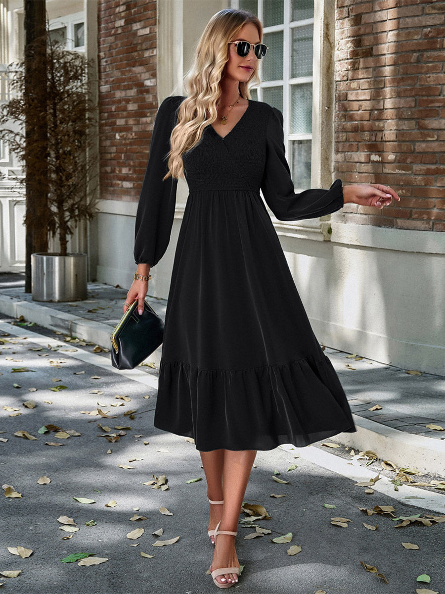 Beautifully Finished Dress in a Timeless Design