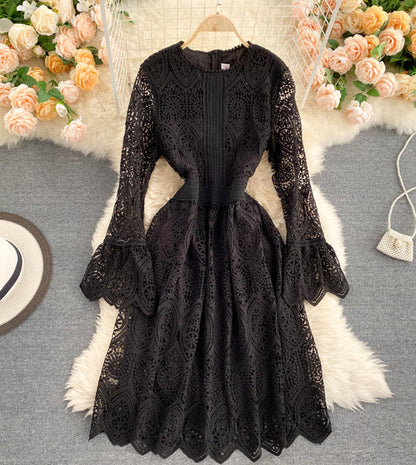 Beautifully Finished Dress in a Timeless Design