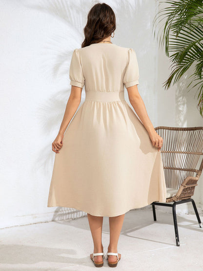 Well Tailored Dress with a Graceful Silhouette