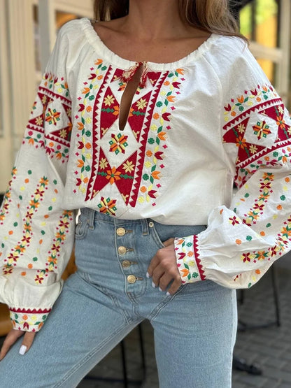 Well Tailored Blouse with a Graceful Silhouette