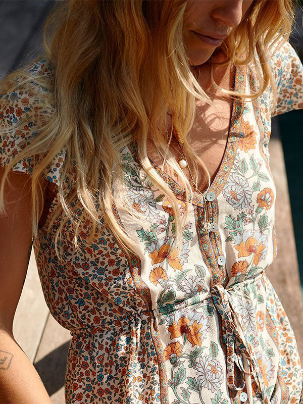 Beautifully Finished Dress in a Timeless Design