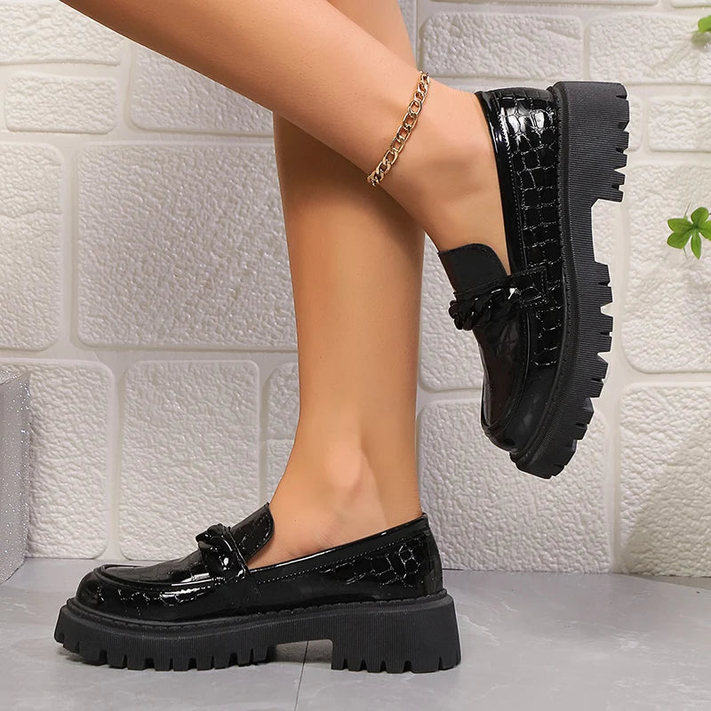 Graceful Orthopedic Loafers for Modern Look