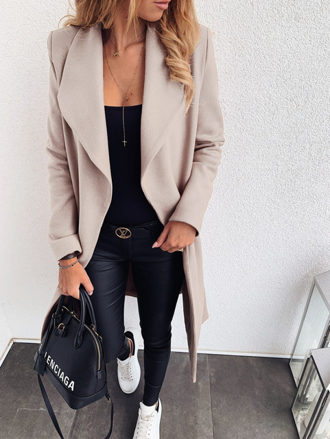Elegantly Styled Jacket for Everyday Wear