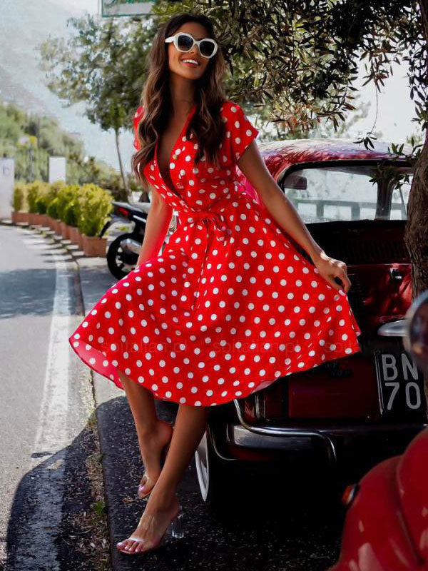 Gracefully Styled Dress for Any Occasion