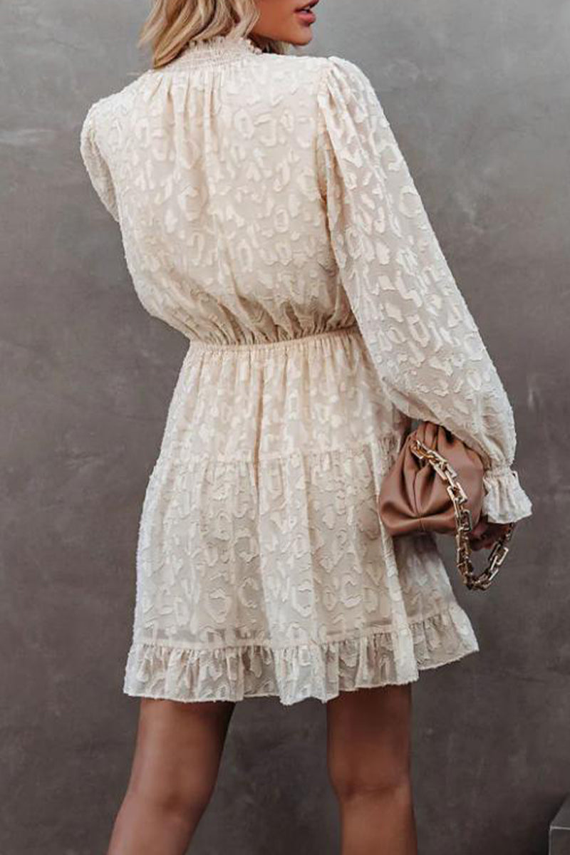 Effortlessly Elegant Dress with a Timeless Design