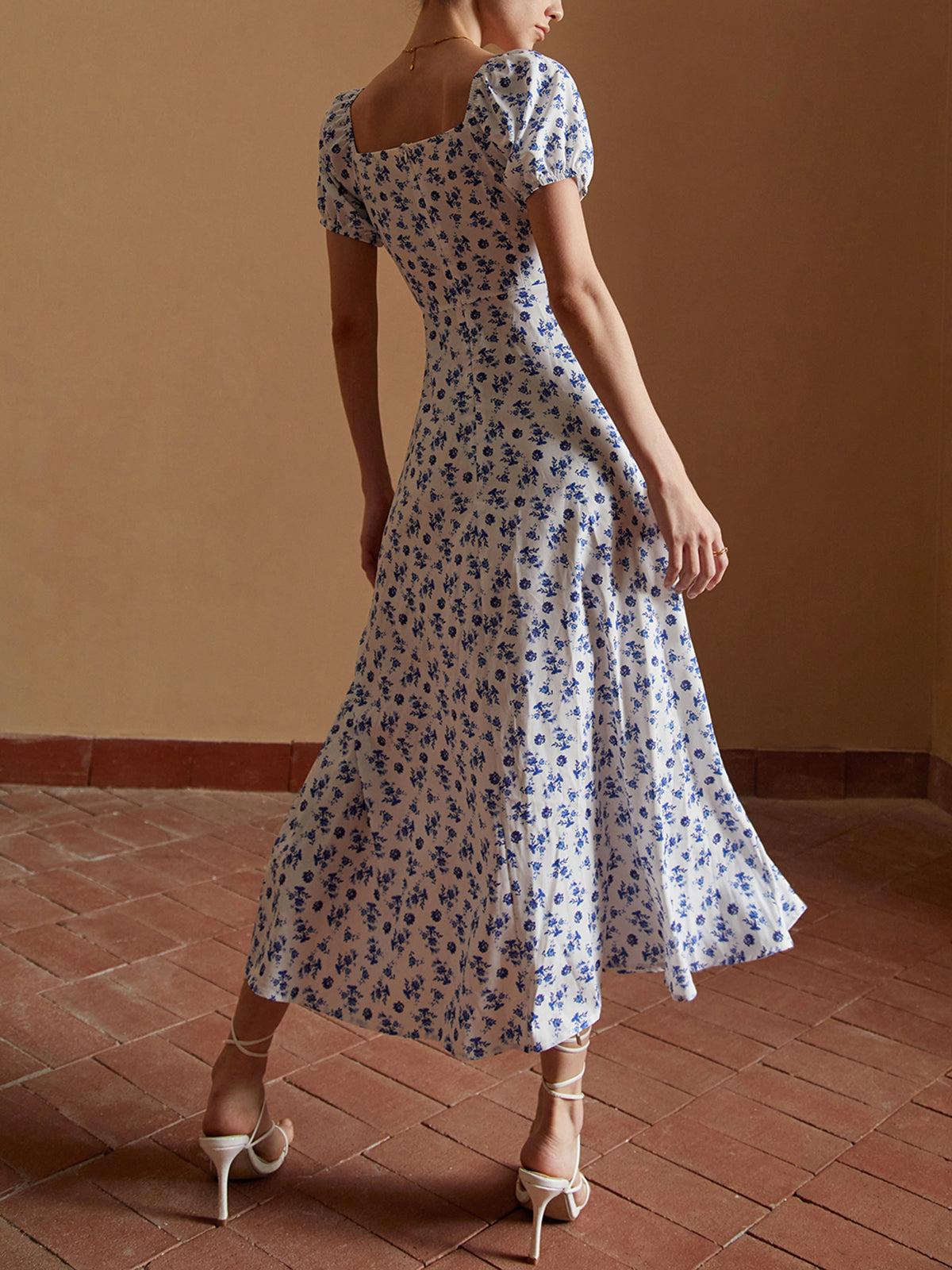 Classic Vintage & Enduringly Stylish Dress