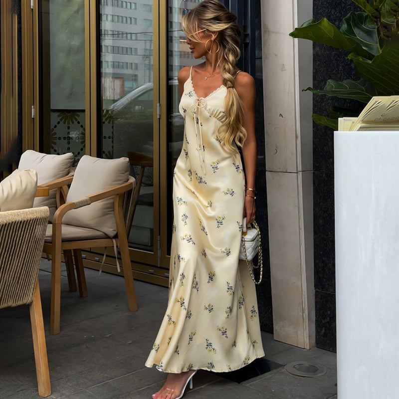 Gracefully Styled Dress for Any Occasion
