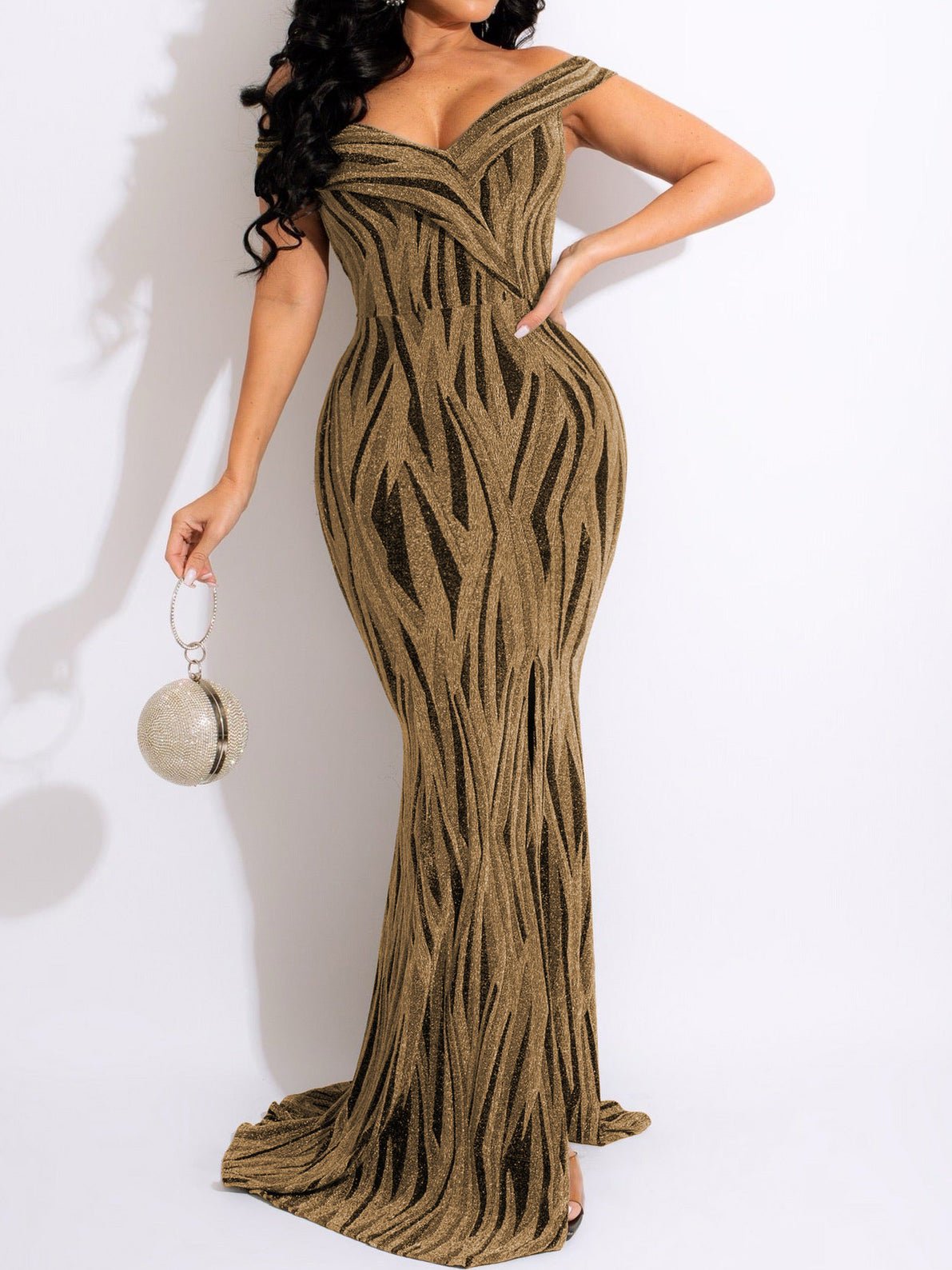 Effortlessly Elegant Dress with a Timeless Design