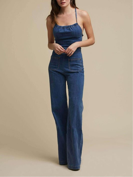 Beautifully Finished Garment in a Timeless Design