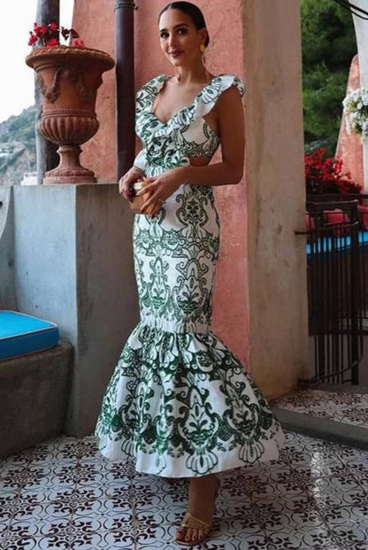 Gracefully Styled Dress for Any Occasion