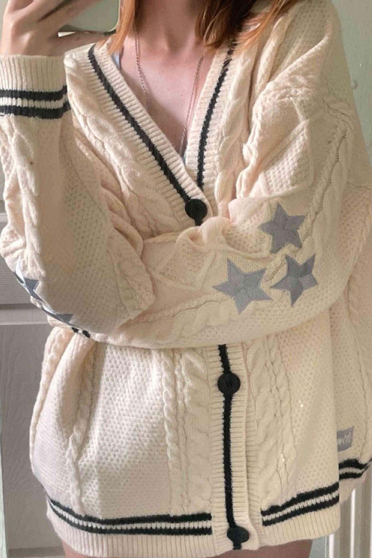Effortlessly Elegant Cardigan with a Timeless Design