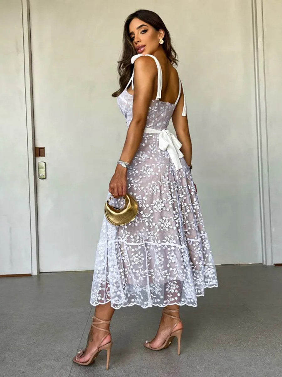 Classic Vintage Dress with a Flattering Fit