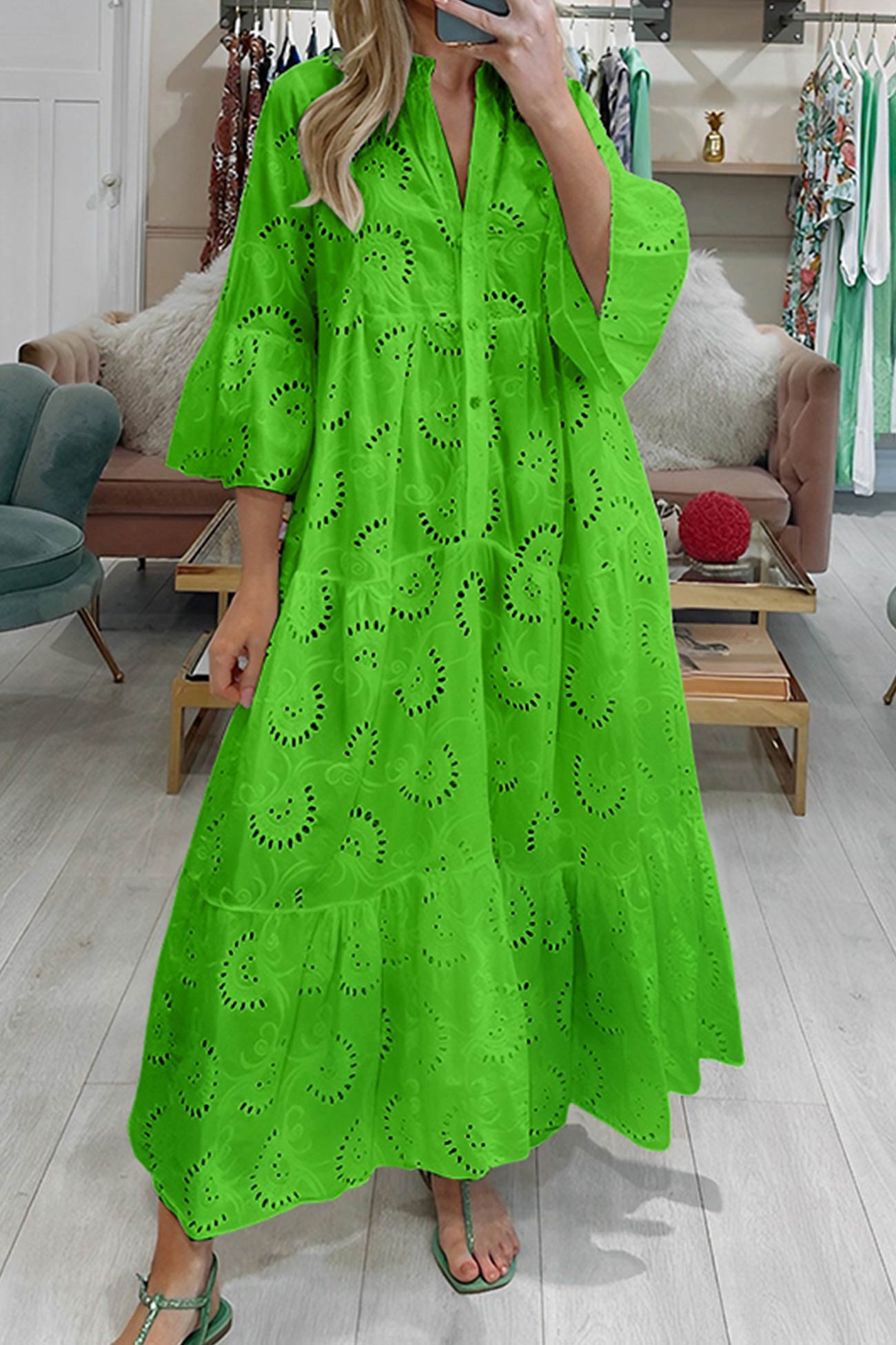 Effortlessly Elegant Dress with a Timeless Design