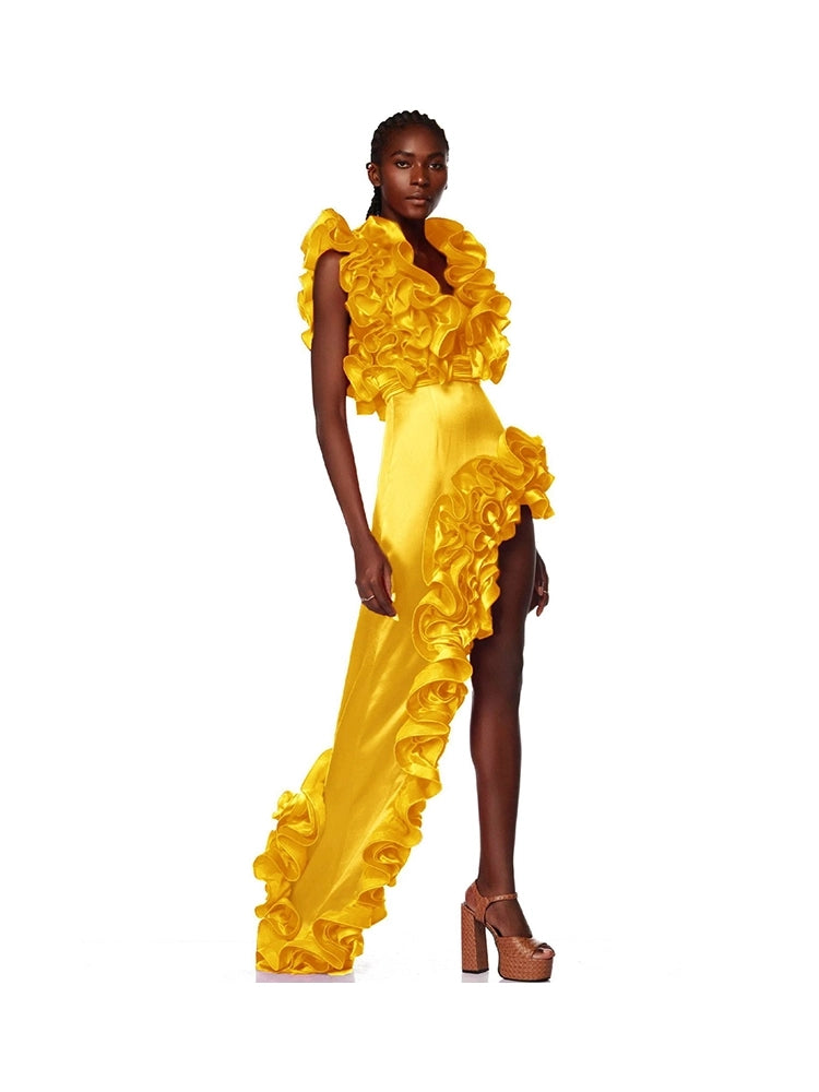 Well Tailored Garment with a Graceful Silhouette