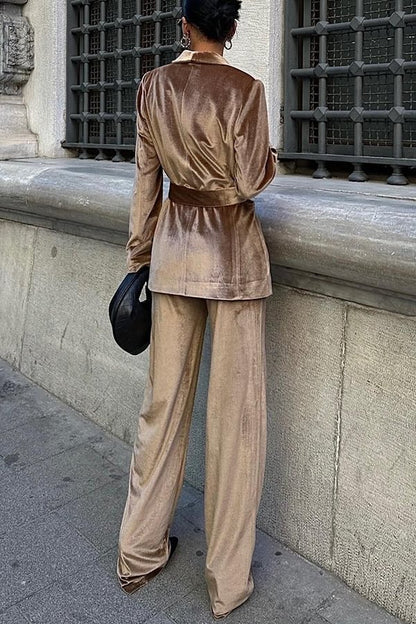 Classic Vintage Pants with a Flattering Fit