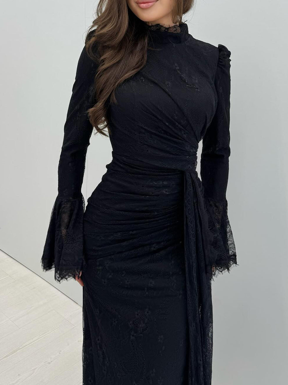 Beautifully Finished Dress in a Timeless Design