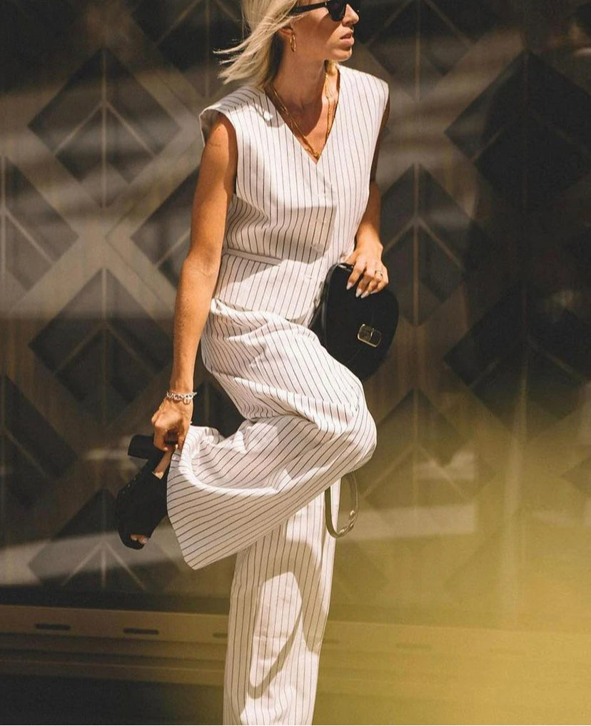 Elegantly Styled Trousers for Everyday Wear