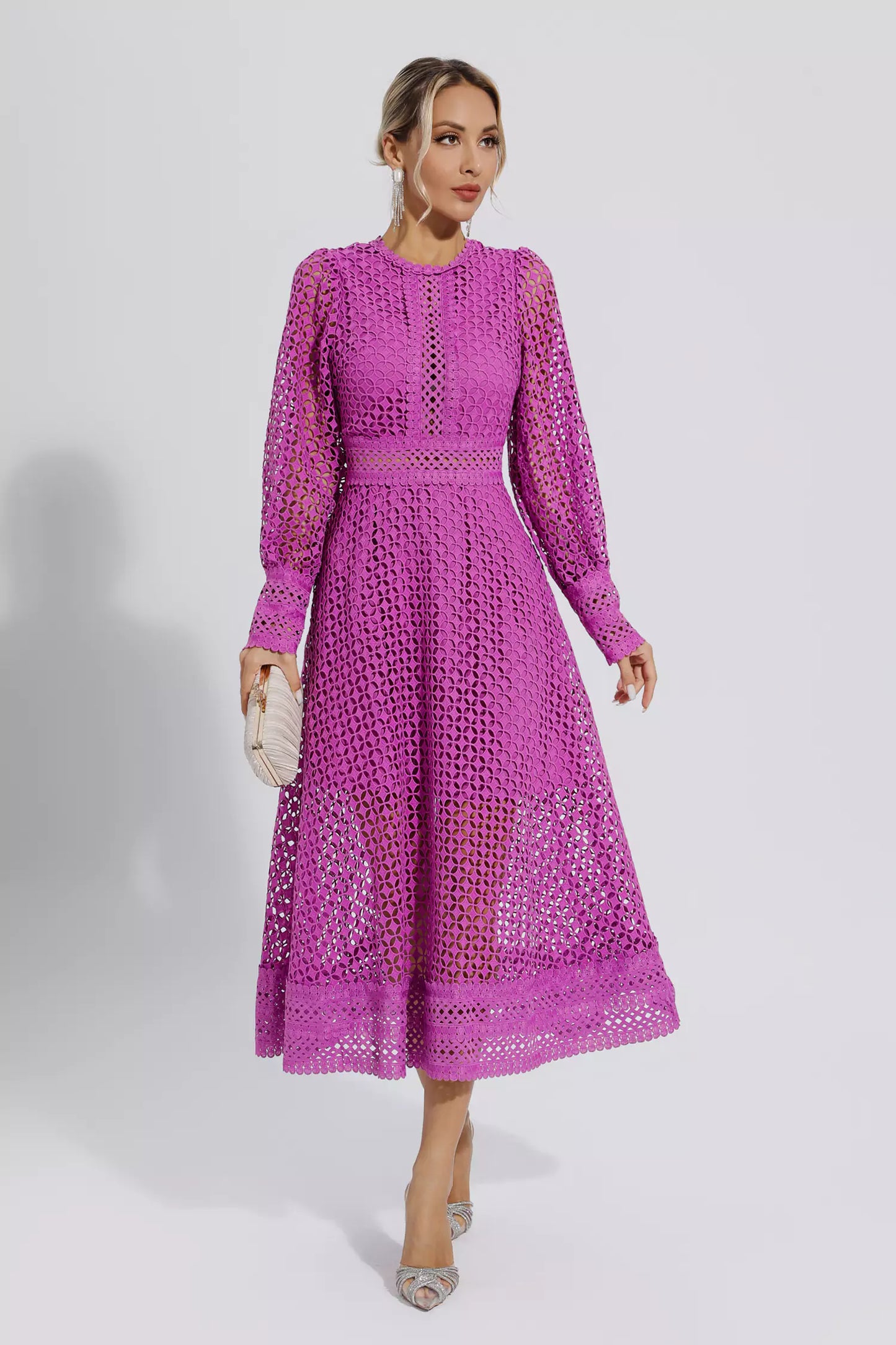 Effortlessly Elegant Dress with a Timeless Design