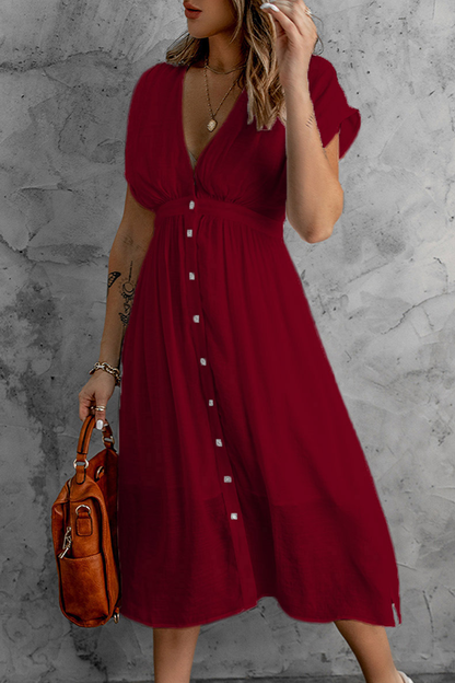 Beautifully Finished Dress in a Timeless Design