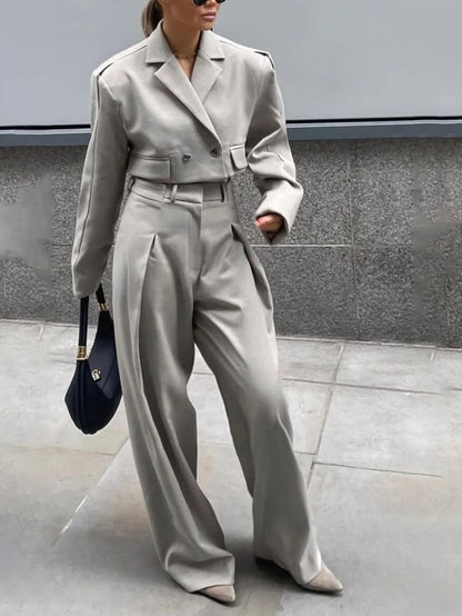 Classic Vintage Pants with a Flattering Fit