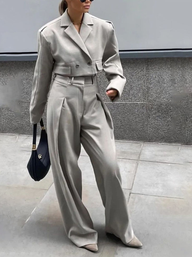Classic Vintage Pants with a Flattering Fit