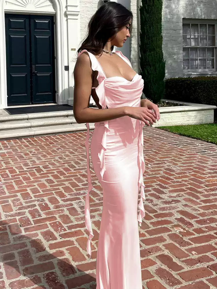 Beautifully Finished Dress in a Timeless Design
