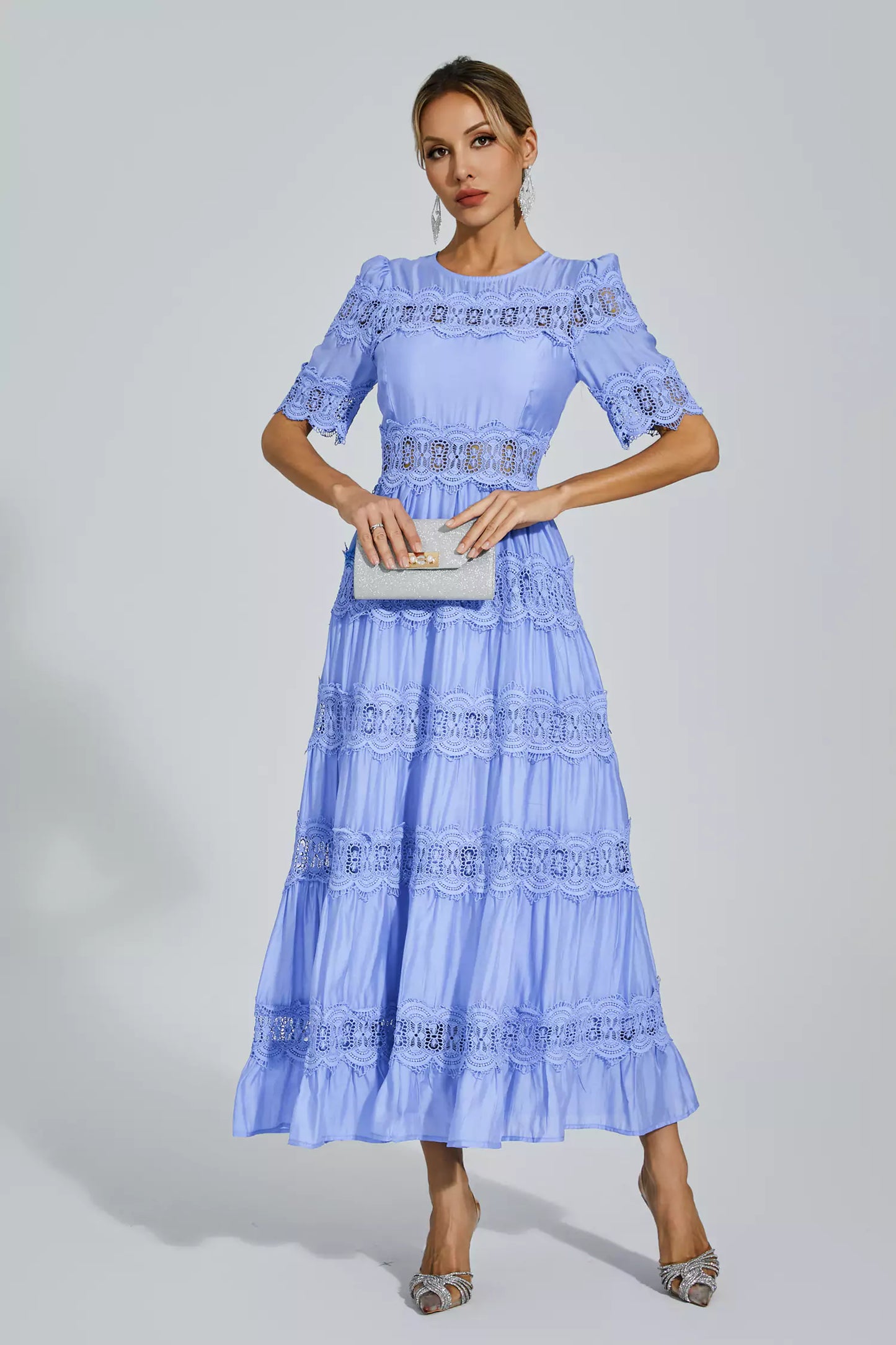 Effortlessly Elegant Dress with a Timeless Design