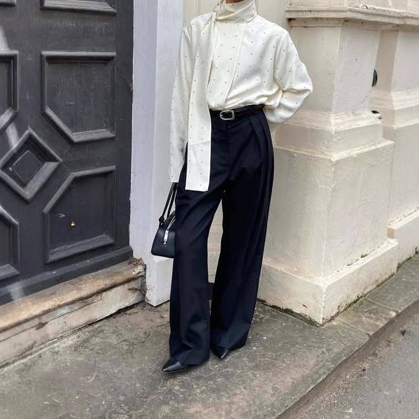 Well Tailored Top with a Graceful Silhouette