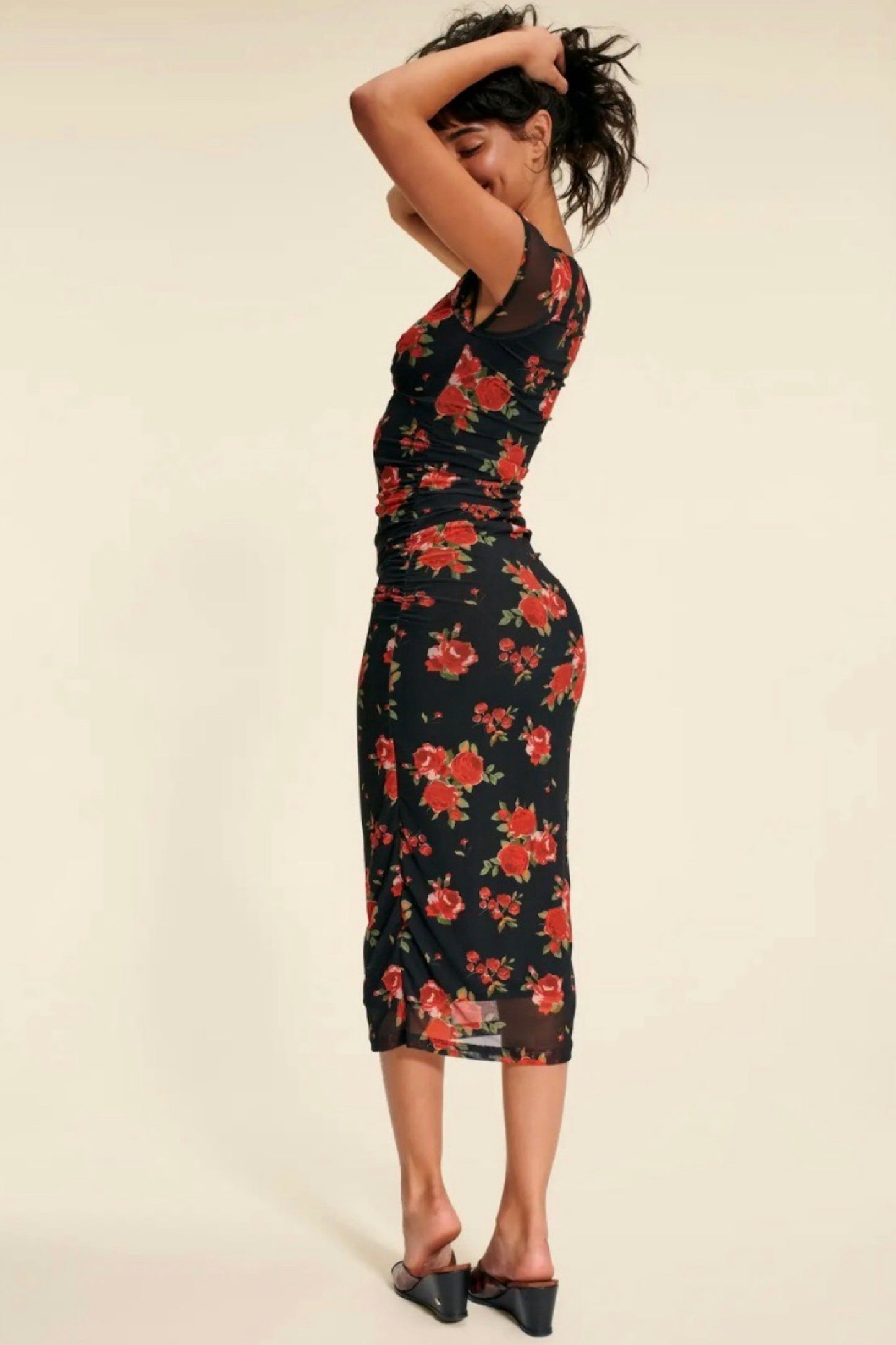 Well Tailored Dress with a Graceful Silhouette