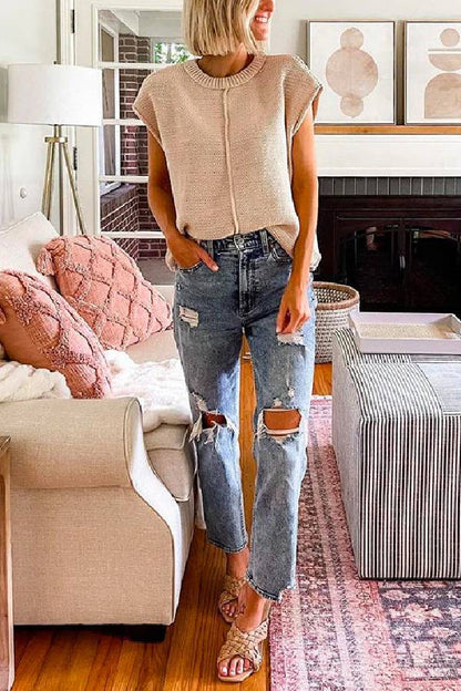 Effortlessly Elegant Sweater with a Timeless Design