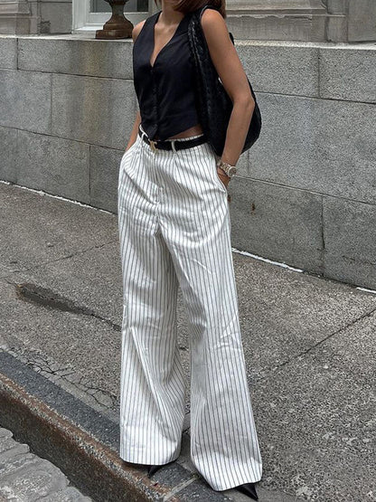 Well Tailored Pants with a Graceful Silhouette