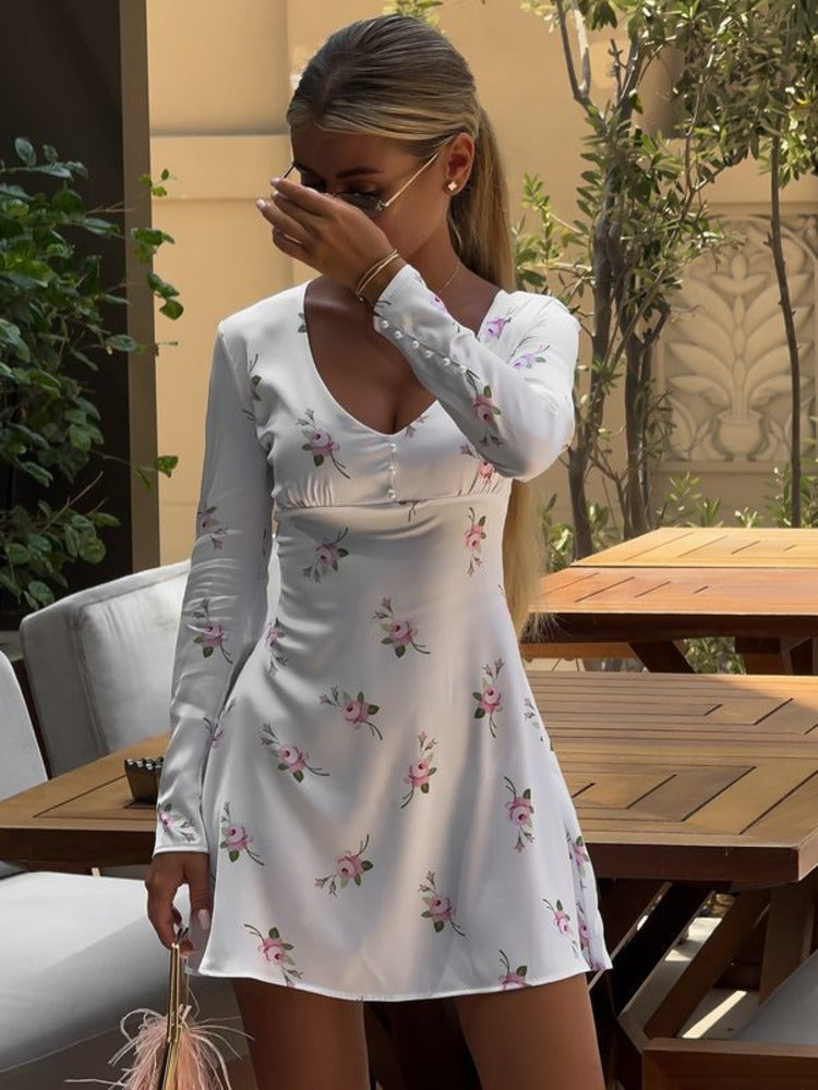 Beautifully Finished Dress in a Timeless Design