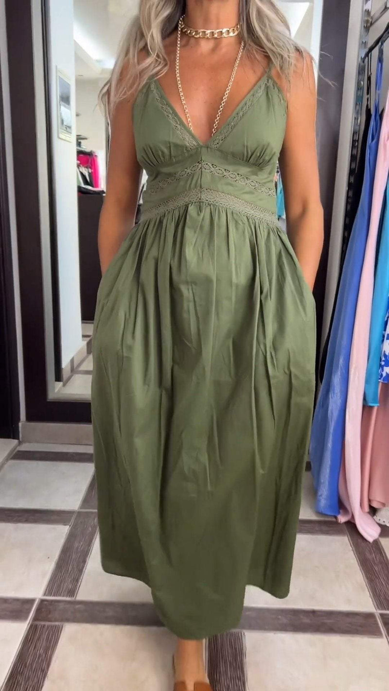 Effortlessly Elegant Dress with a Timeless Design