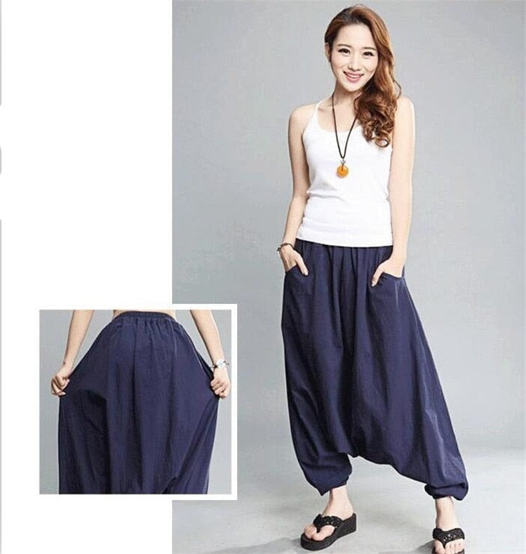 Effortlessly Elegant Pants with a Timeless Design