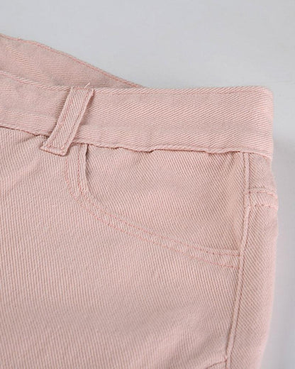 Effortlessly Elegant Pants with a Timeless Design