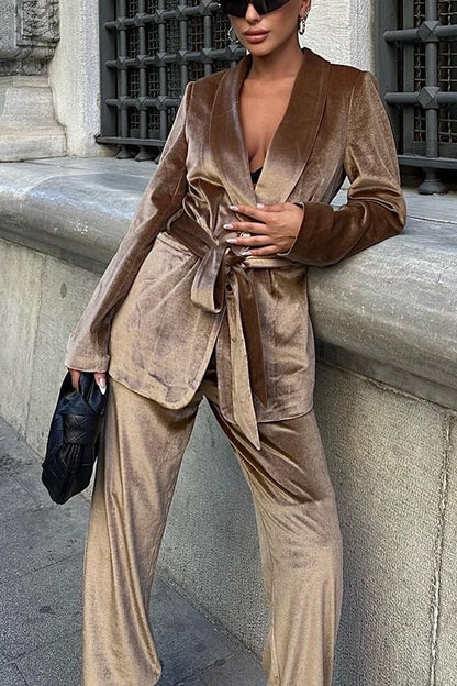 Classic Vintage Pants with a Flattering Fit