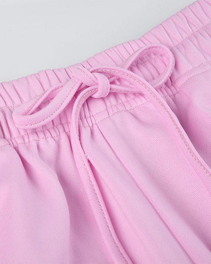 Effortlessly Elegant Pants with a Timeless Design